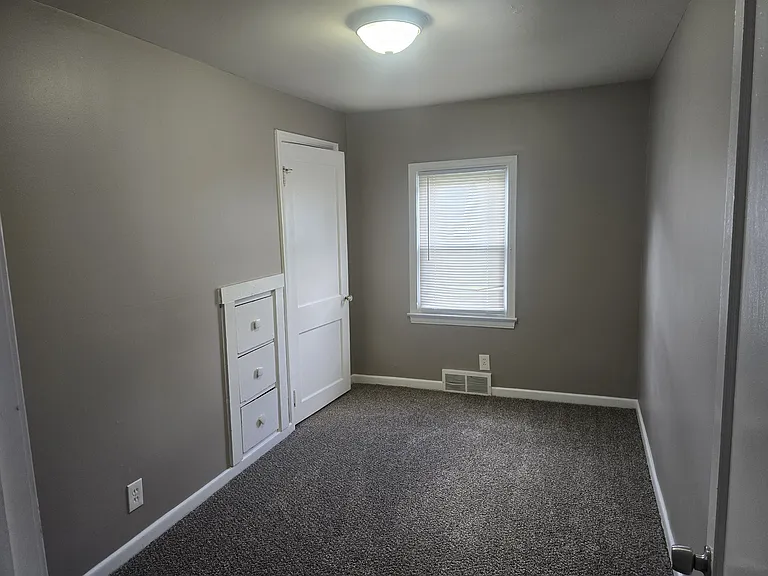 32470 Donnelly St — Photo 7