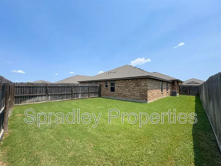 202 Juniper Dr #A — Photo 16