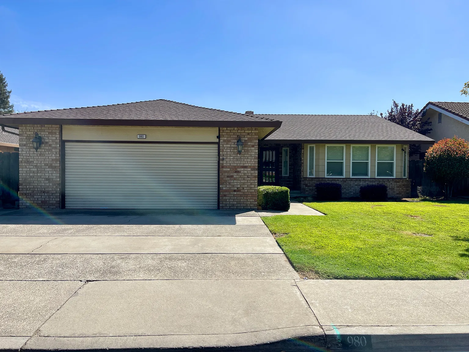 3 bed, 1800 sqft, $2,500 — Photo 1