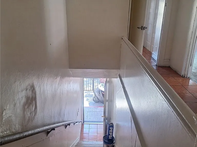 1943 Estrella Ave — Photo 10