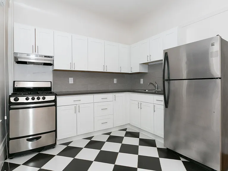 1025 Sutter — Photo 1