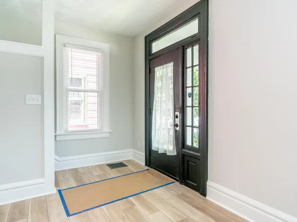 2435 Summit St, Columbus, OH 43202