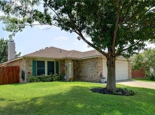 6020 Lorenzo Dr, Grand Prairie, TX 75052