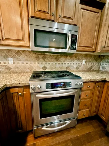 Kitchen Stove and Microwave