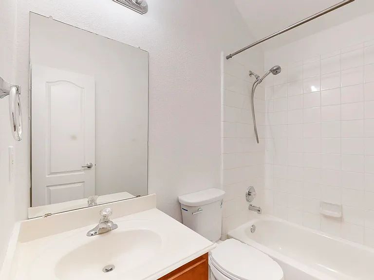 6818 Cortona Ln — Photo 17