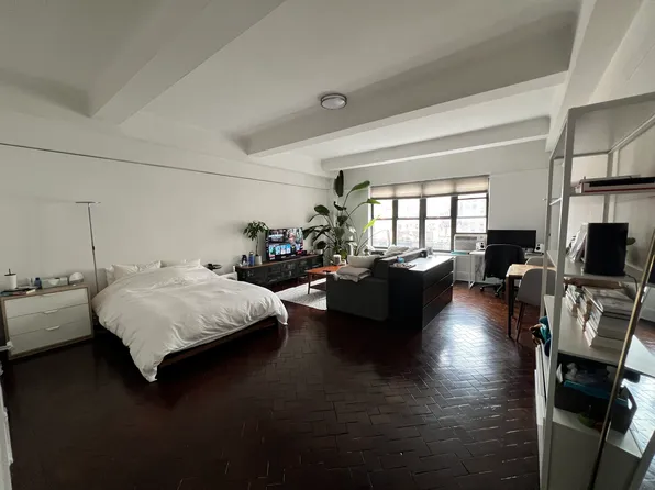 160 W 73rd St, New York, NY