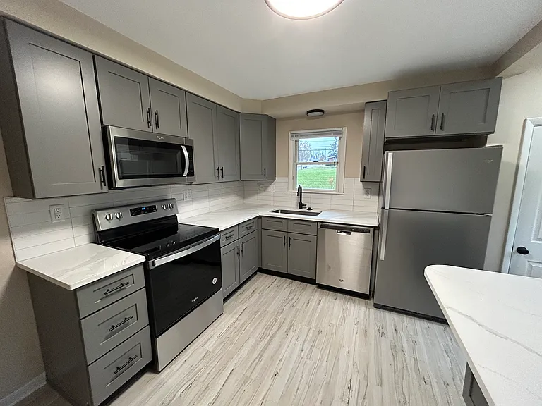 850 Redeemer Ave — Photo 2