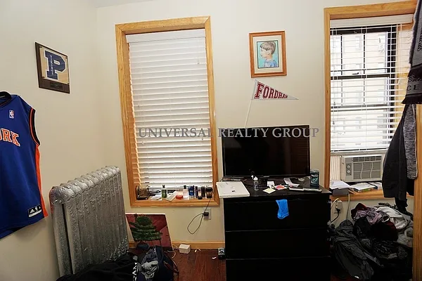 Rented by Universal Realty Group | media 21