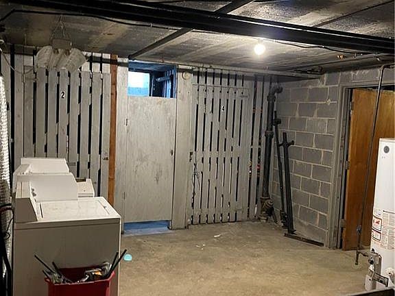3rd image of 802 Uhrig Ave