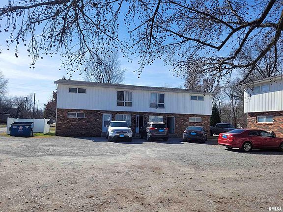 4th image of 621 N Bryan Ave