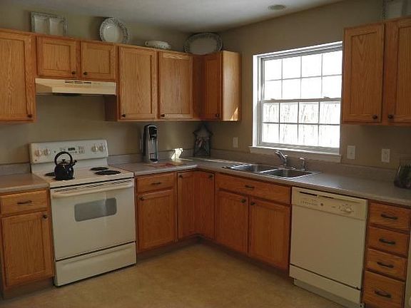 5th image of 1048 Fawn Wood Dr