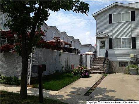 1st image of 22 Crossfield Ave