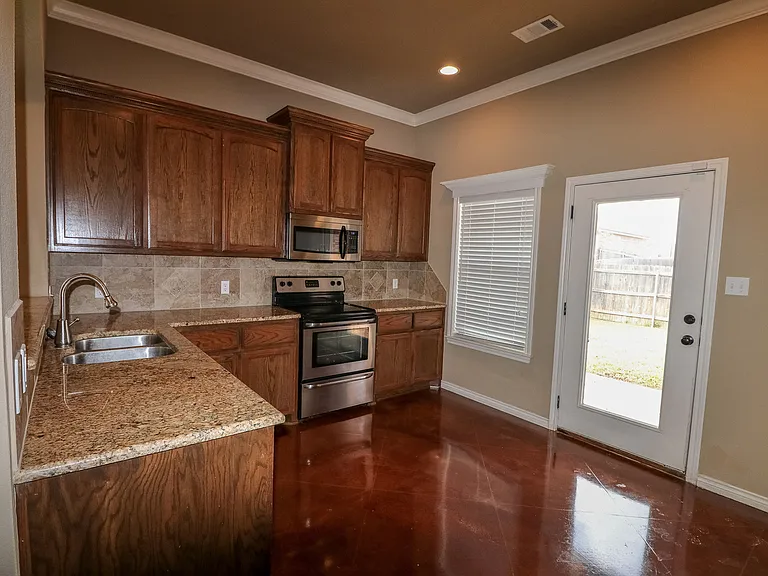 3004 Silver Saddle Dr — Photo 7