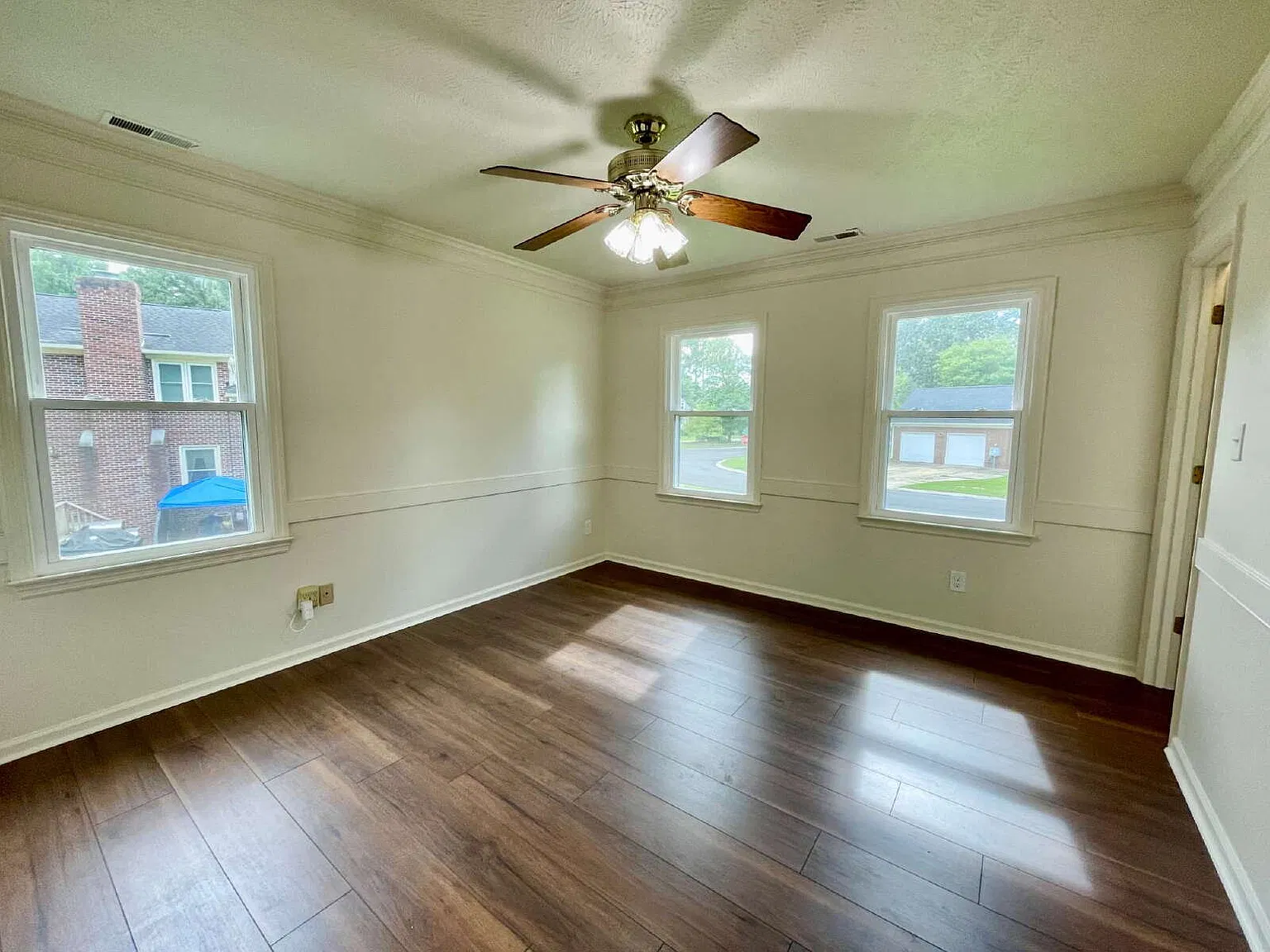 4 bed, 5.0 bath, $2,300 — Photo 3