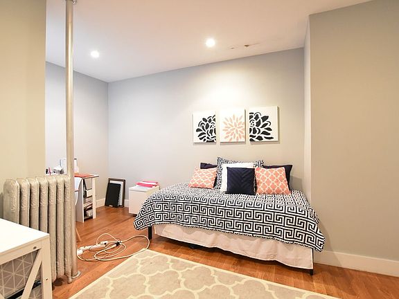 5th image of 25 Fort Washington Ave APT 3E