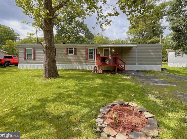 205 Colorado Dr, Altoona, PA 16602