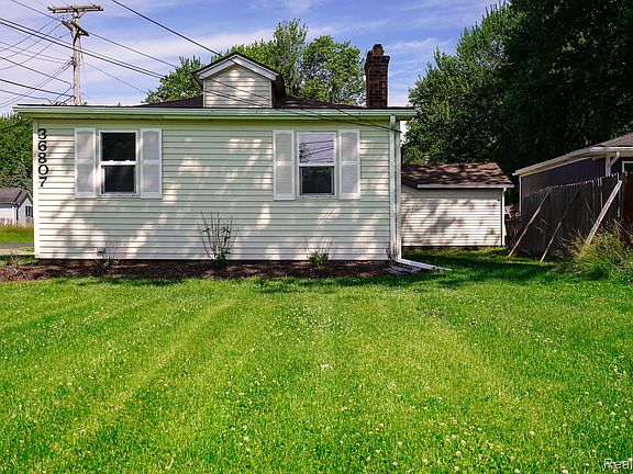 4th image of 36807 Jefferson Ave