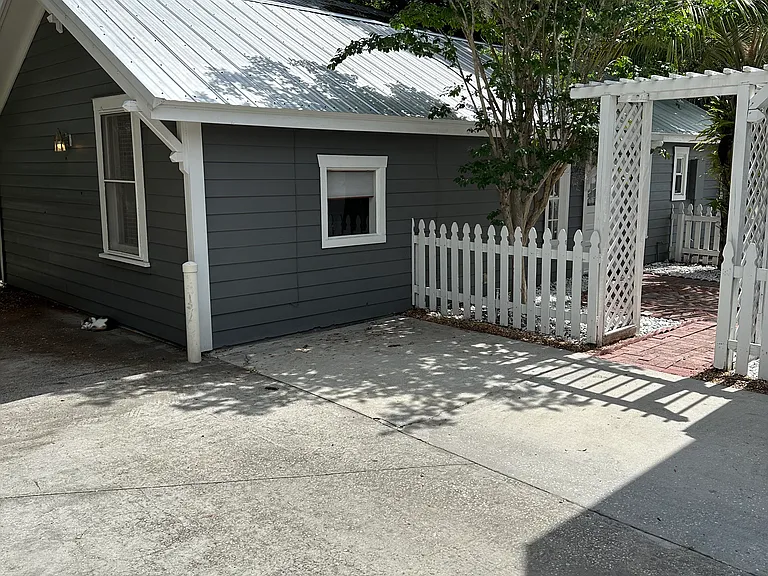 209 E Voorhis Ave #209 — Photo 2
