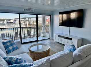 100 Helmsman Way APT 110, Hilton Head Island, SC 29928