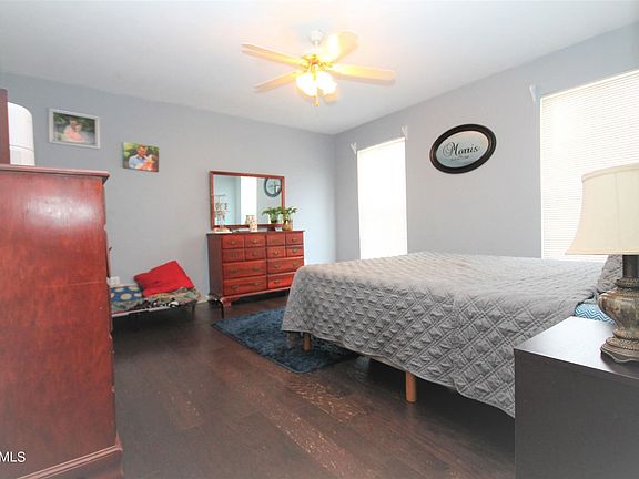 5th image of 421 Clearbrook Dr
