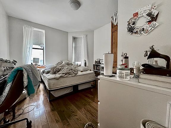 3rd image of 610 W 150th St #1I