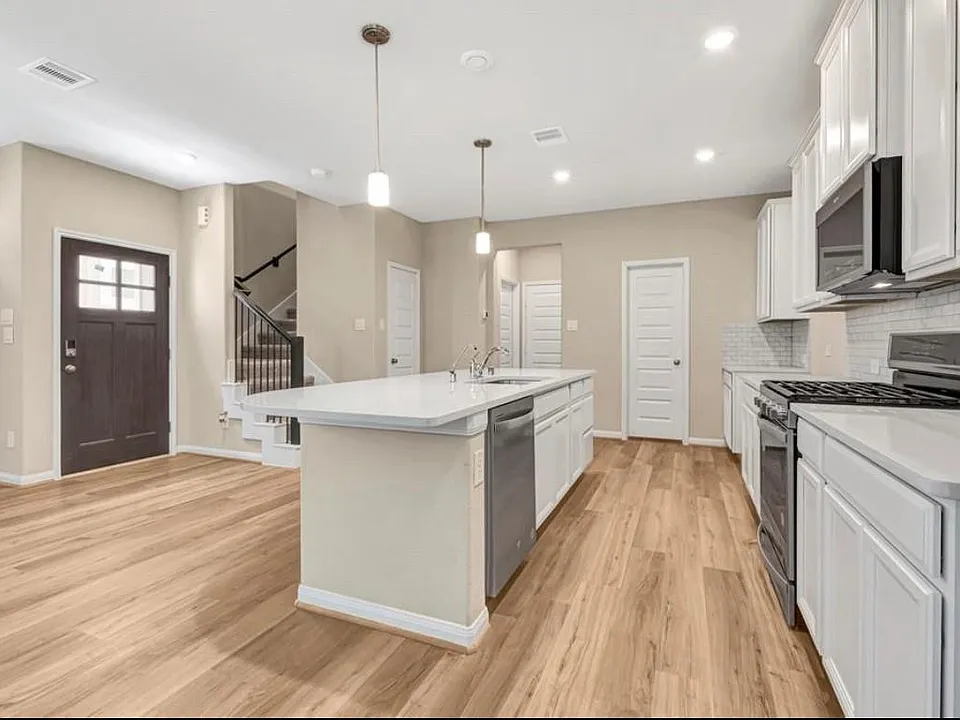 16104 Oregon Oak Dr