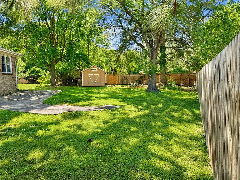 1137 Chatmoss Dr — Photo 18