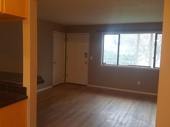2nd image of 2121 14th Ave NW