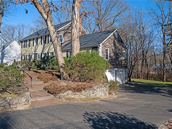 2nd image of 16 Woodcrest Dr