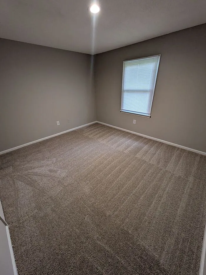 2 bed, 1.0 bath, $1,195 — Photo 4