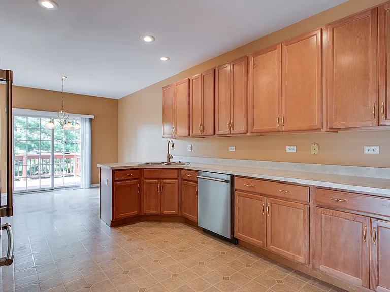 662 Chaney Ct — Photo 9