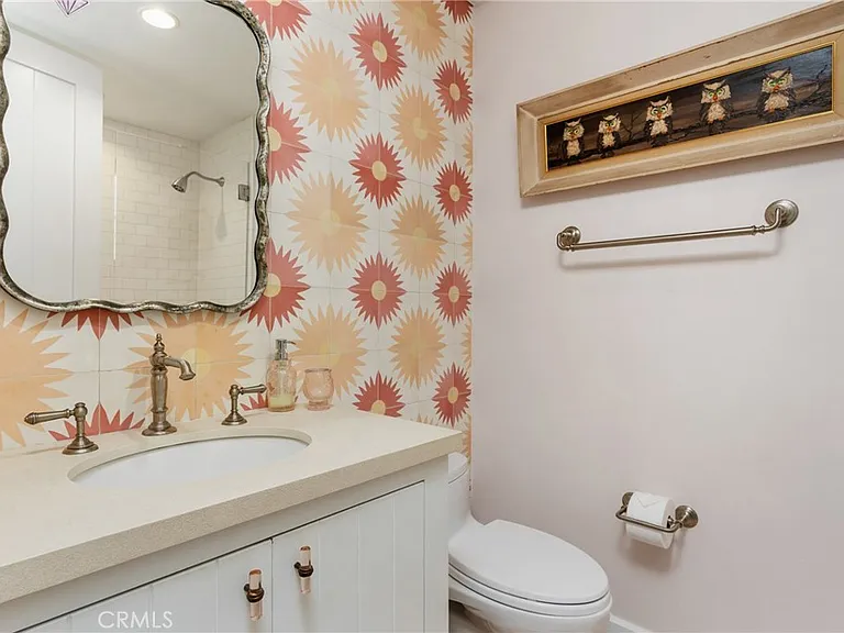 1215 E Balboa Blvd — Photo 45