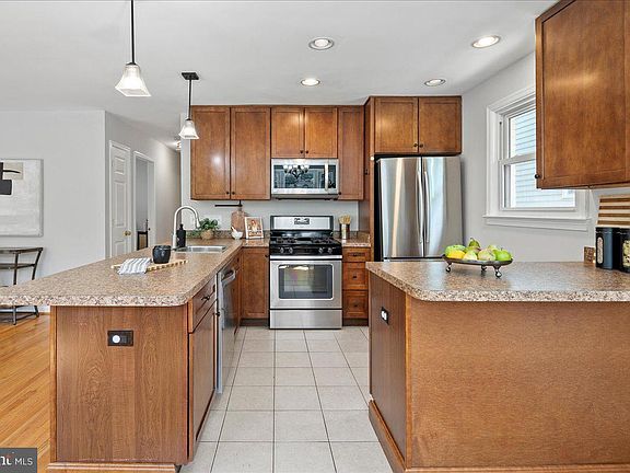 5th image of 5727 6th St N