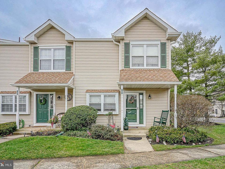 1st image of 701 Stillhouse Ln