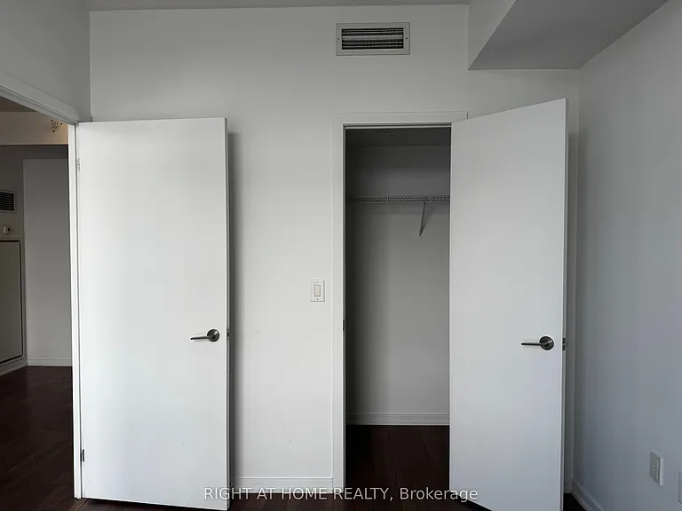 36 Lisgar St #Penthouse 01E — Photo 4