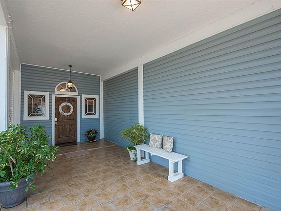 3rd image of 318 Sunset Cir