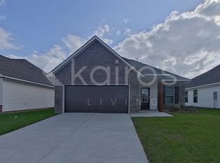 126 Salvat Dr, Lafayette, LA 70507