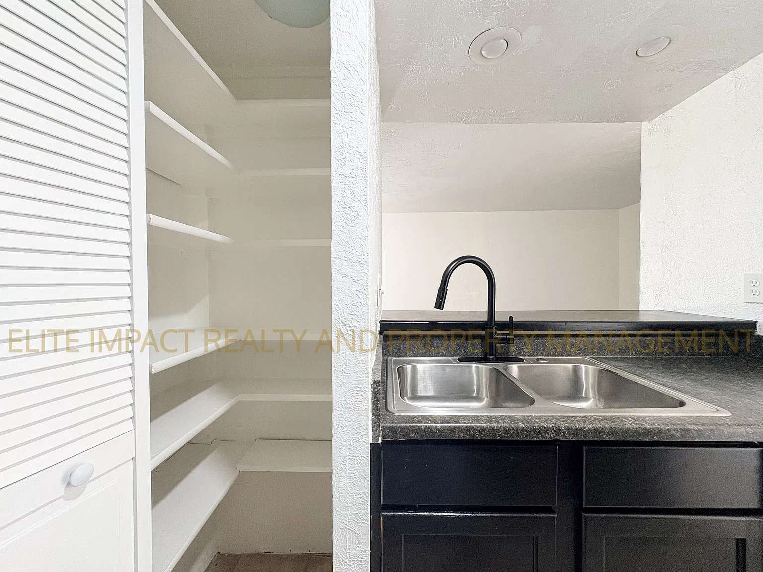 1620 N Wilmot - D265 — Photo 3