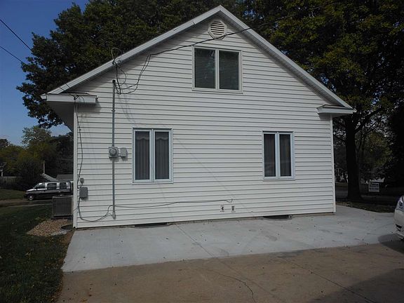 3rd image of 419 N 8th St