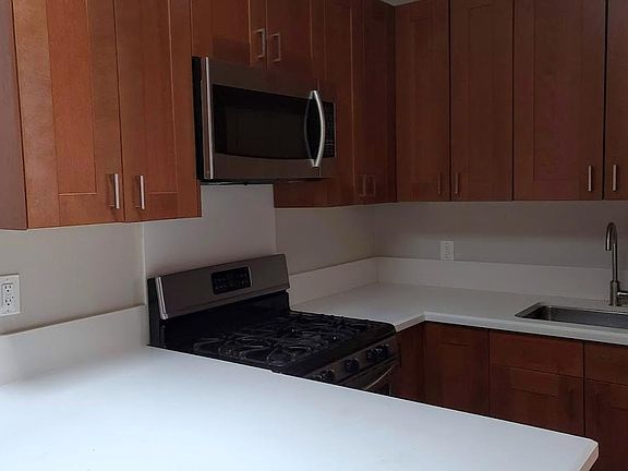 3rd image of 632 Santa Clara Ave APT C