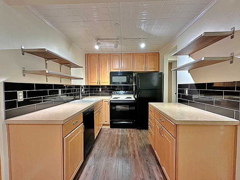 11046 SW Greenburg Rd #125 — Photo 3