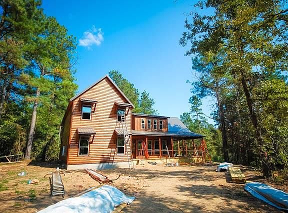 2nd image of 386 Oak Stone Ln