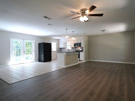 3rd image of 6526 Moon Cir