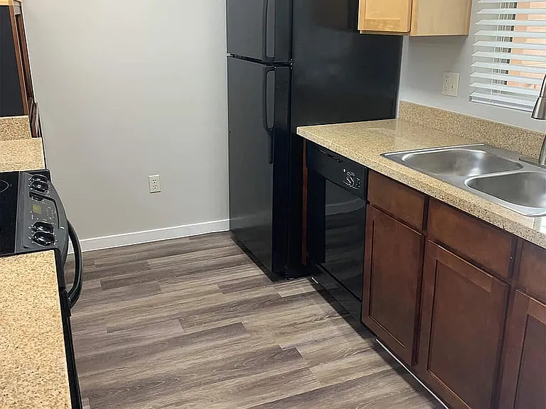 2 Bed 2 Bath Upstairs