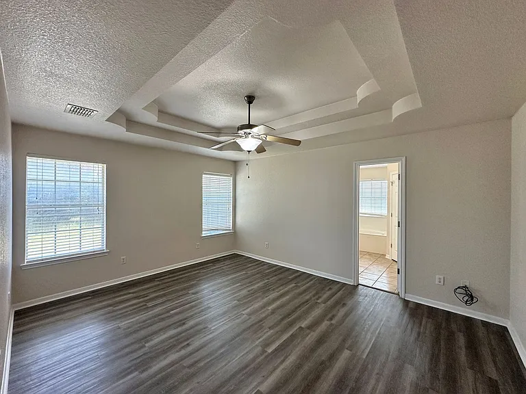 2709 Hydrangea Ave — Photo 17