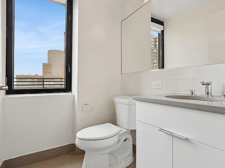 Columbus Cir #S44D — Photo 9