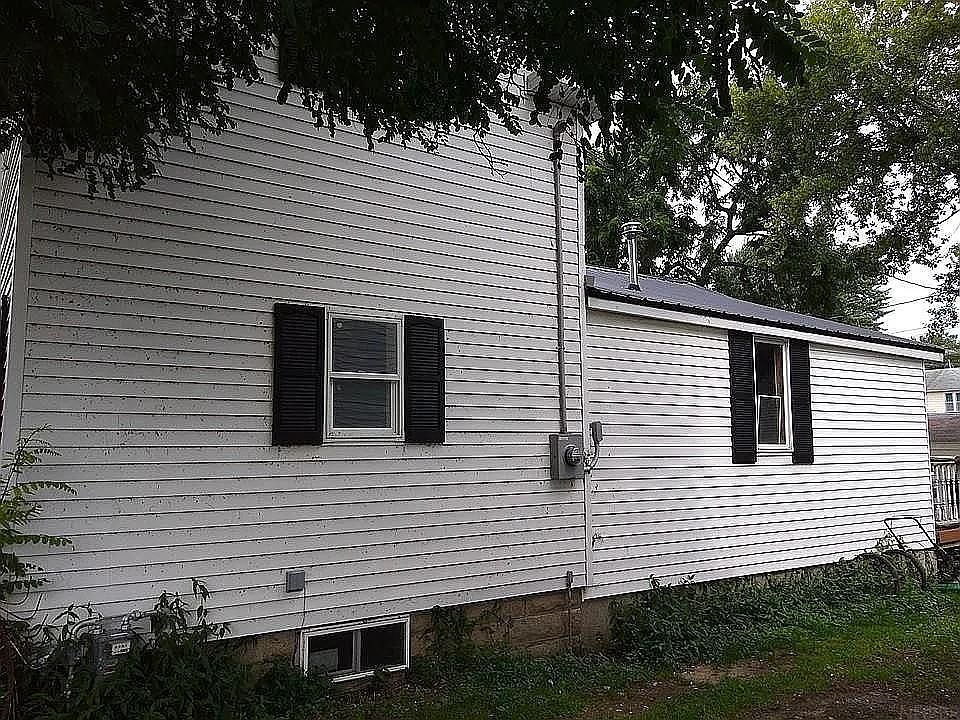 2nd image of 310 1st St W