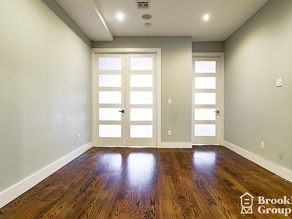 3rd image of 168 Wilson Ave APT 2R