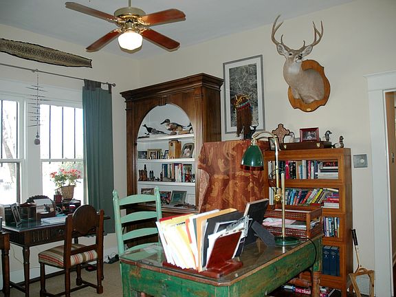 5th image of 130 Blue Bonnet Blvd