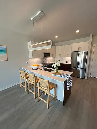 Residences at Sharon Gallery — Photo 57